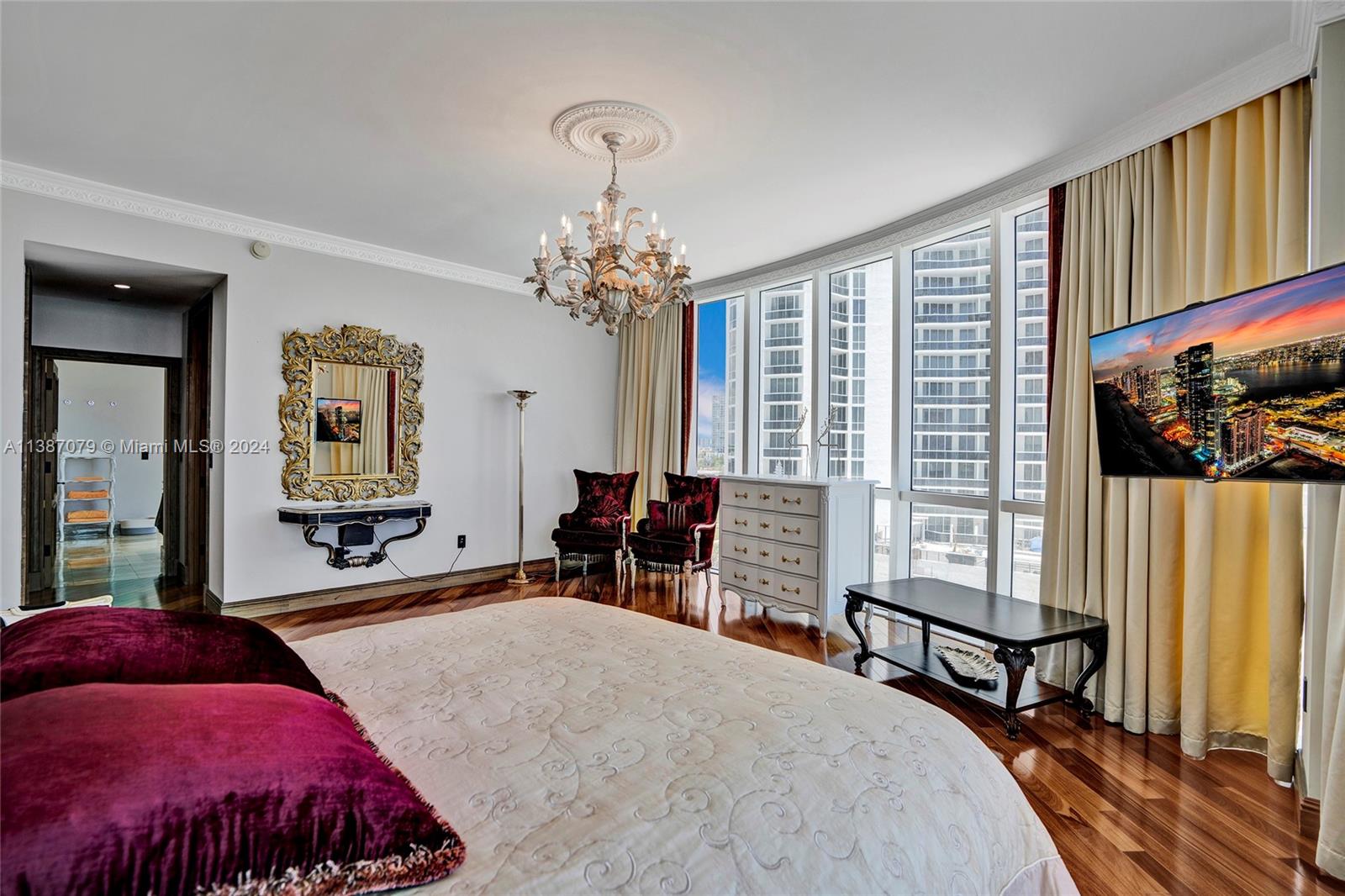 15901 Collins Ave 701