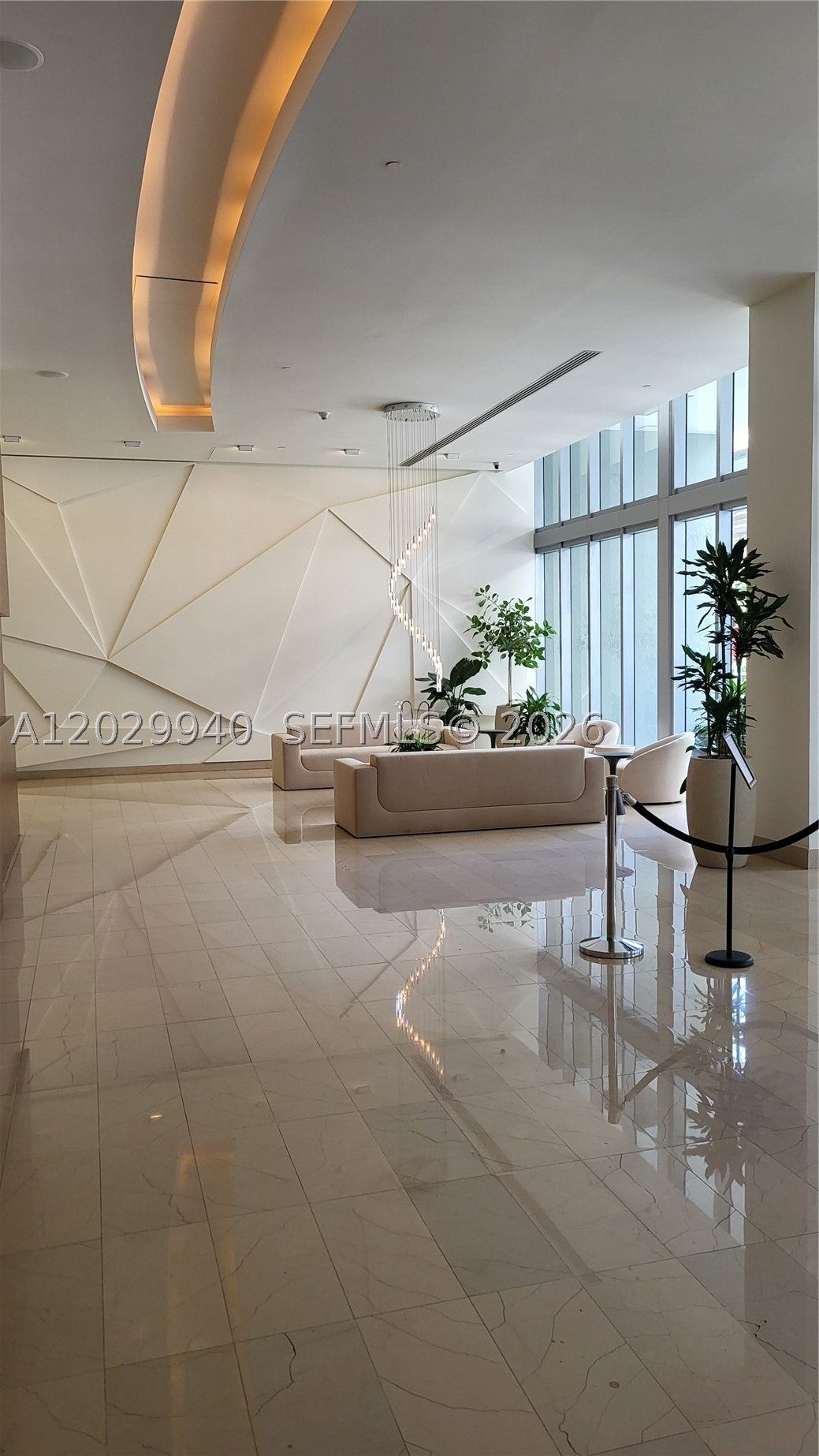 1111 SW 1 AV 2718-N