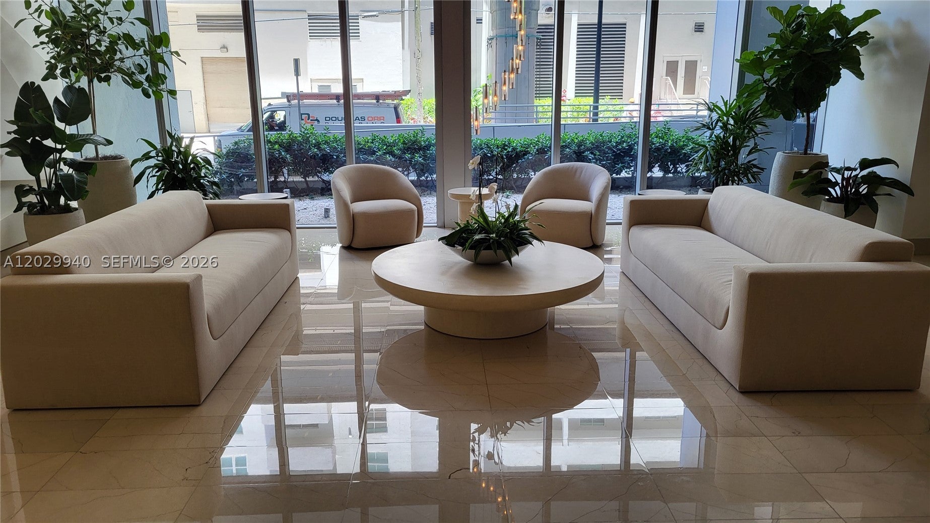 1111 SW 1 AV 2718-N