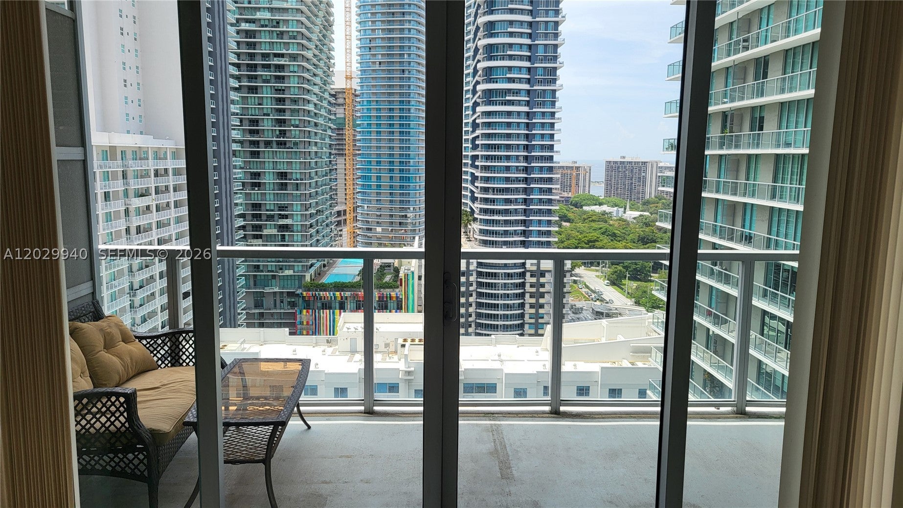 1111 SW 1 AV 2718-N