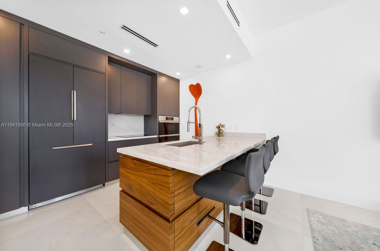 200 Biscayne Boulevard Way 1406