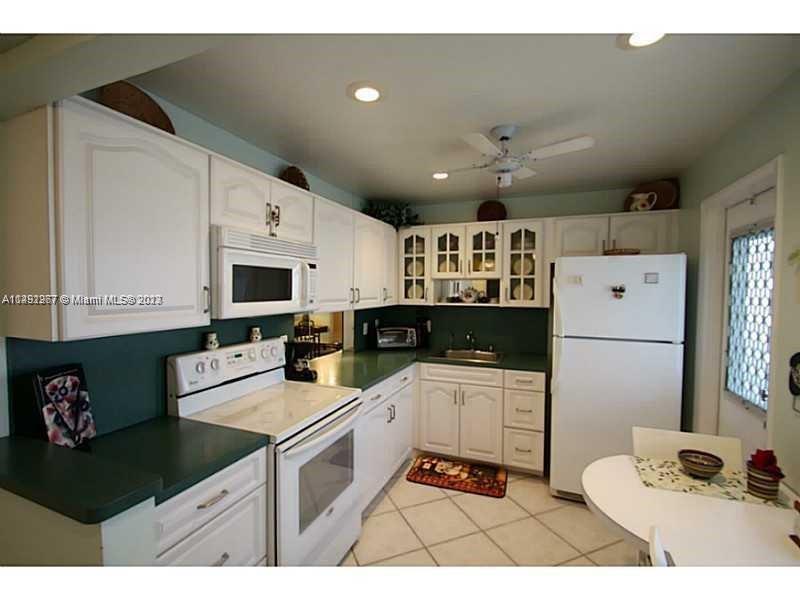 ALL AGE BUILDING,LARGE, NICE 2 BEDROOMS, 2 BATHROOMS