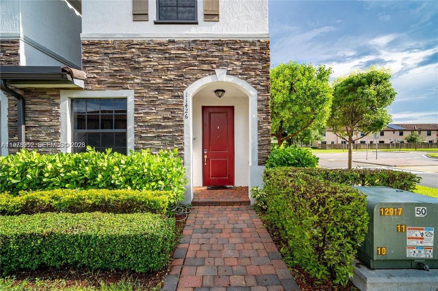 Semi-new corner townhouse located in the desirable gated community of Artesa in Princeton. This beautiful two-story home features 3 bedrooms and 2.5 bathrooms. The second floor is carpeted, while the first floor has ceramic tile flooring. The home comes equipped with essential appliances including refrigerator, washer, dryer, microwave, dishwasher, and freezer.

One of the great advantages of this property is that the backyard has direct access to the street, making moving in or bringing large furniture much easier without having to carry items through the entire house.

Artesa is a gated community with controlled access and private security, helping ensure that only residents and authorized visitors enter the neighborhood, providing added peace of mind and safety.

The property is conveniently located just two blocks from the community clubhouse, which includes amenities such as a pool, gym, basketball court and recreational areas. It is also only about three blocks from the community exit and approximately three blocks from the Florida Turnpike access, making commuting to work and daily travel very convenient.

Excellent location in Princeton near Aldi, Chick-fil-A, Wawa, Walgreens, restaurants and shopping.