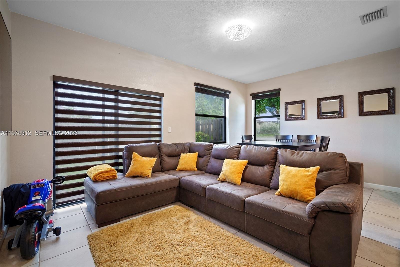 COCO PALM ESTATES - Residential Lease