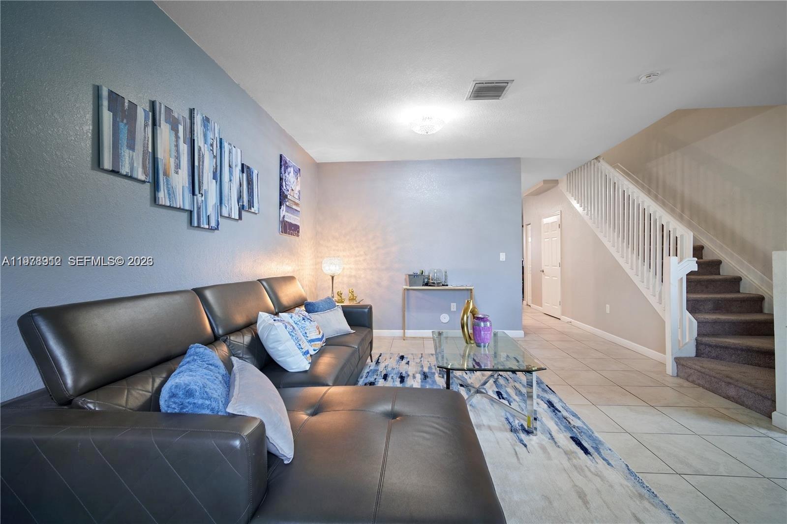 COCO PALM ESTATES - Residential Lease