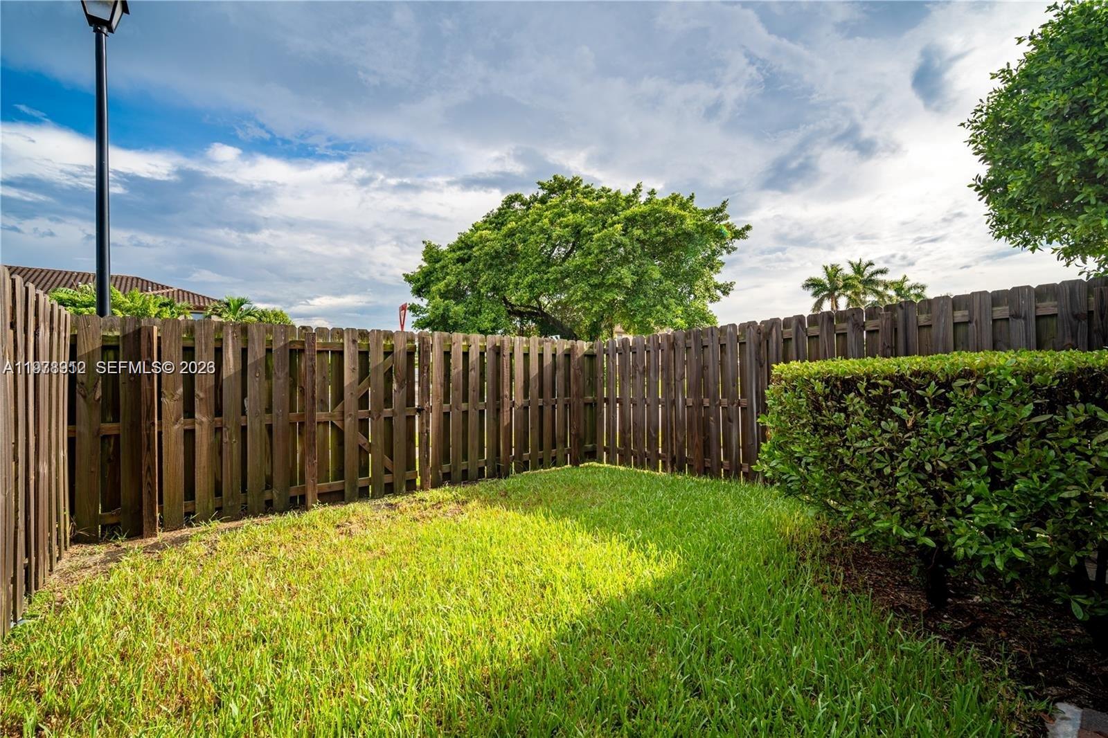 COCO PALM ESTATES - Residential Lease