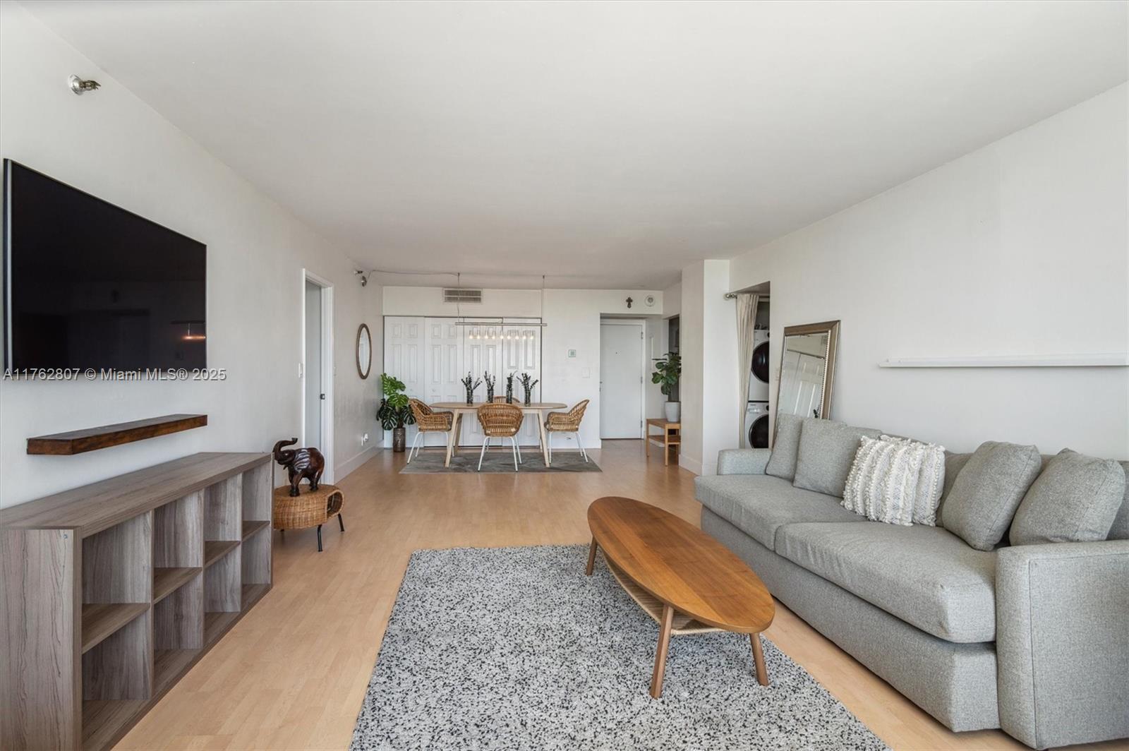 Delvista Towers Condo - Residential