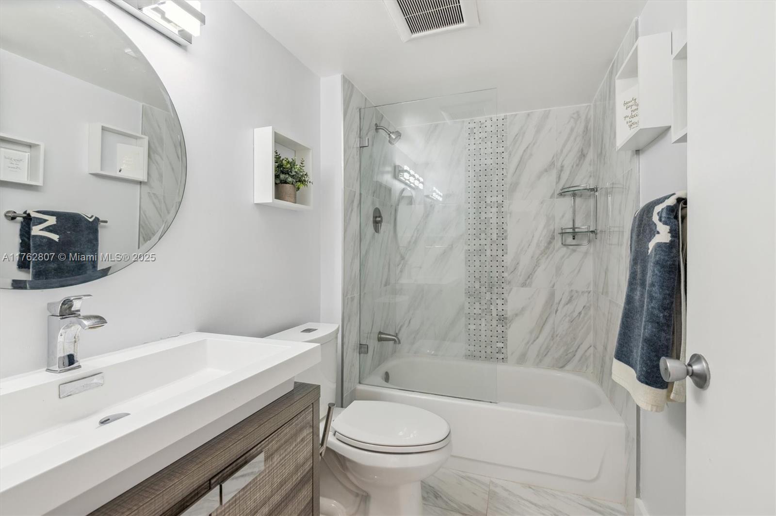 Delvista Towers Condo - Residential