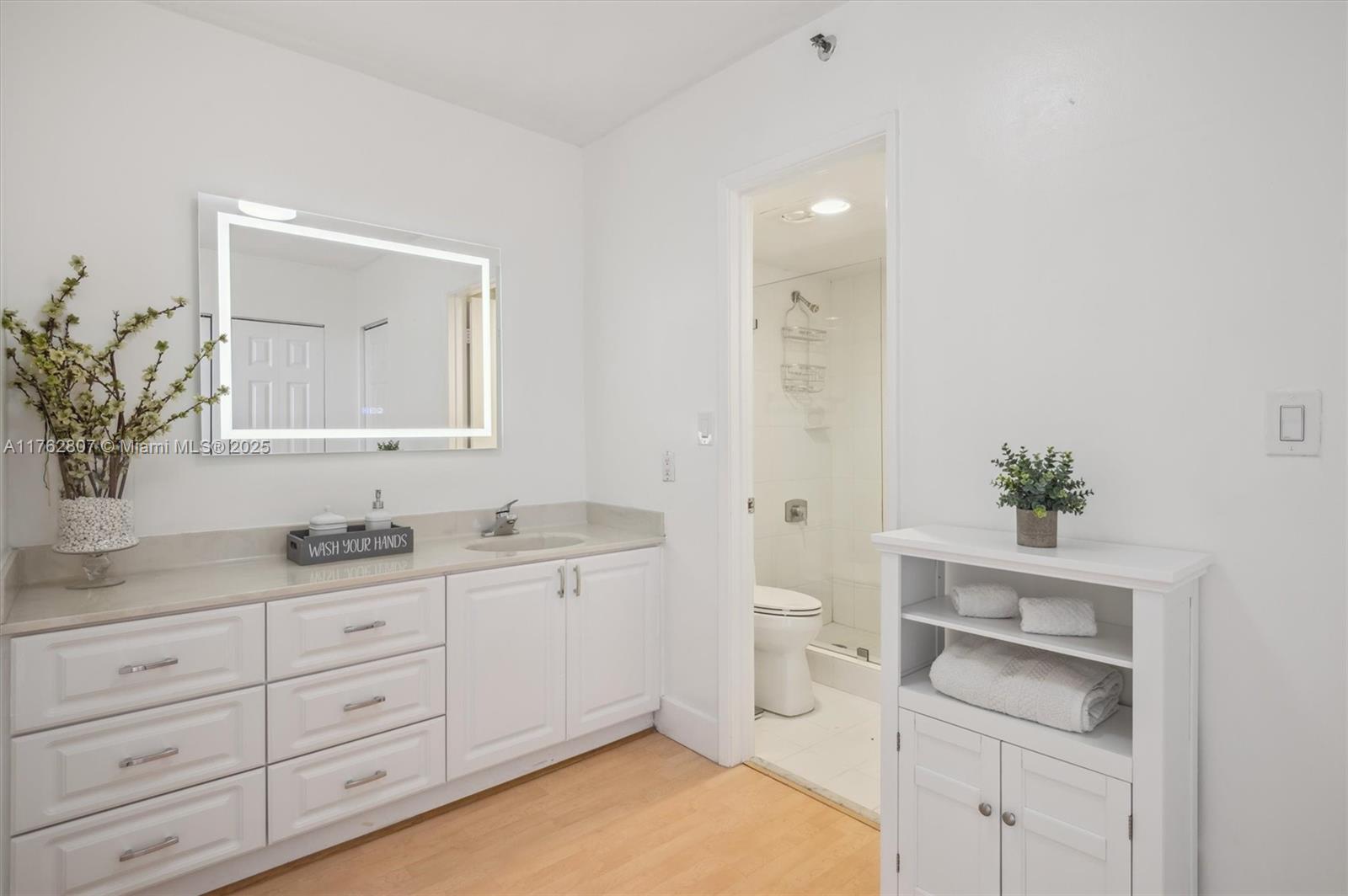 Delvista Towers Condo - Residential