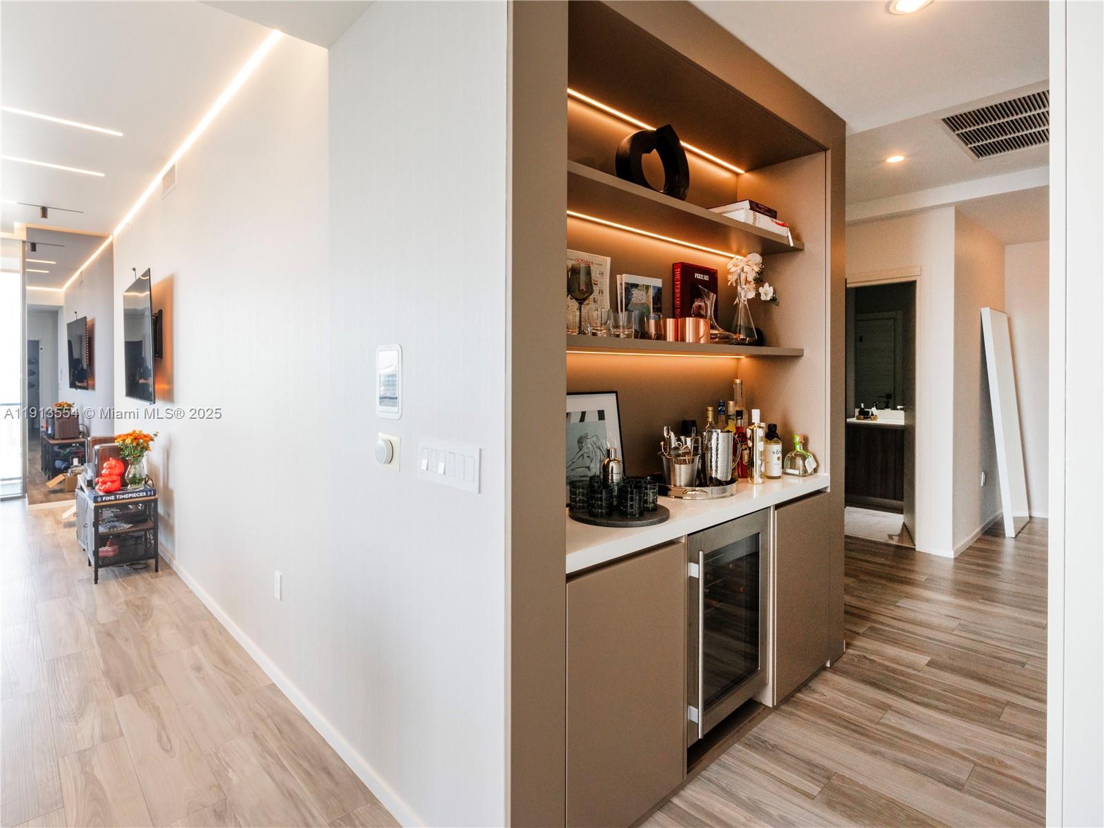 801 SMA RESIDENCES CONDO - Residential Lease