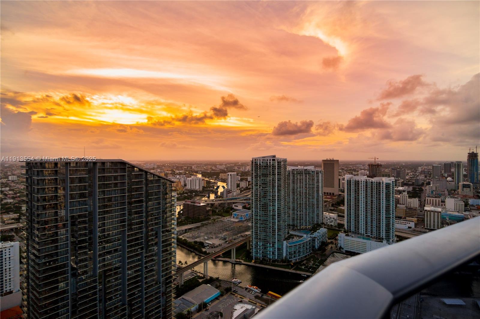 801 SMA RESIDENCES CONDO - Residential Lease