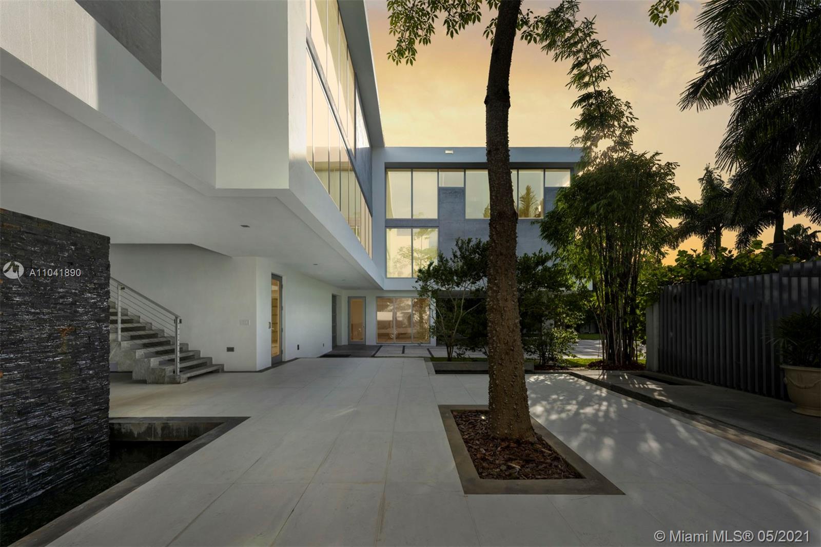 ENTRADA - Residential