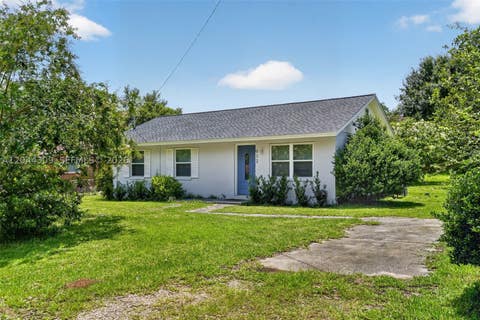 Tiny photo for 912 SW 3rd St, Other, FL 32333 (MLS # A12044309)