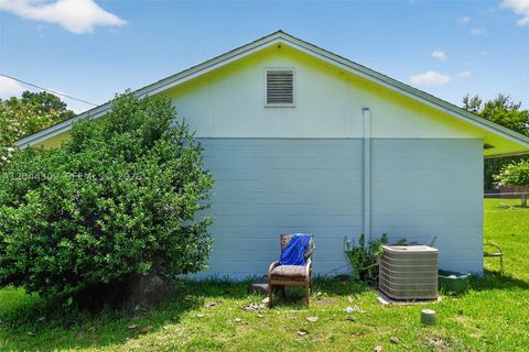 Tiny photo for 912 SW 3rd St, Other, FL 32333 (MLS # A12044309)