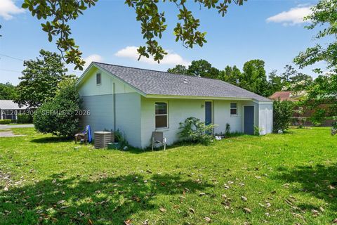Tiny photo for 912 SW 3rd St, Other, FL 32333 (MLS # A12044309)