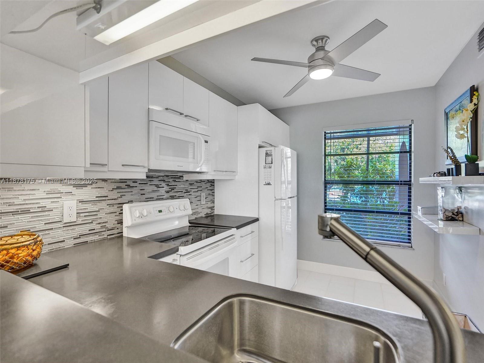 LAKES OF ENVIRON CONDO - Residential