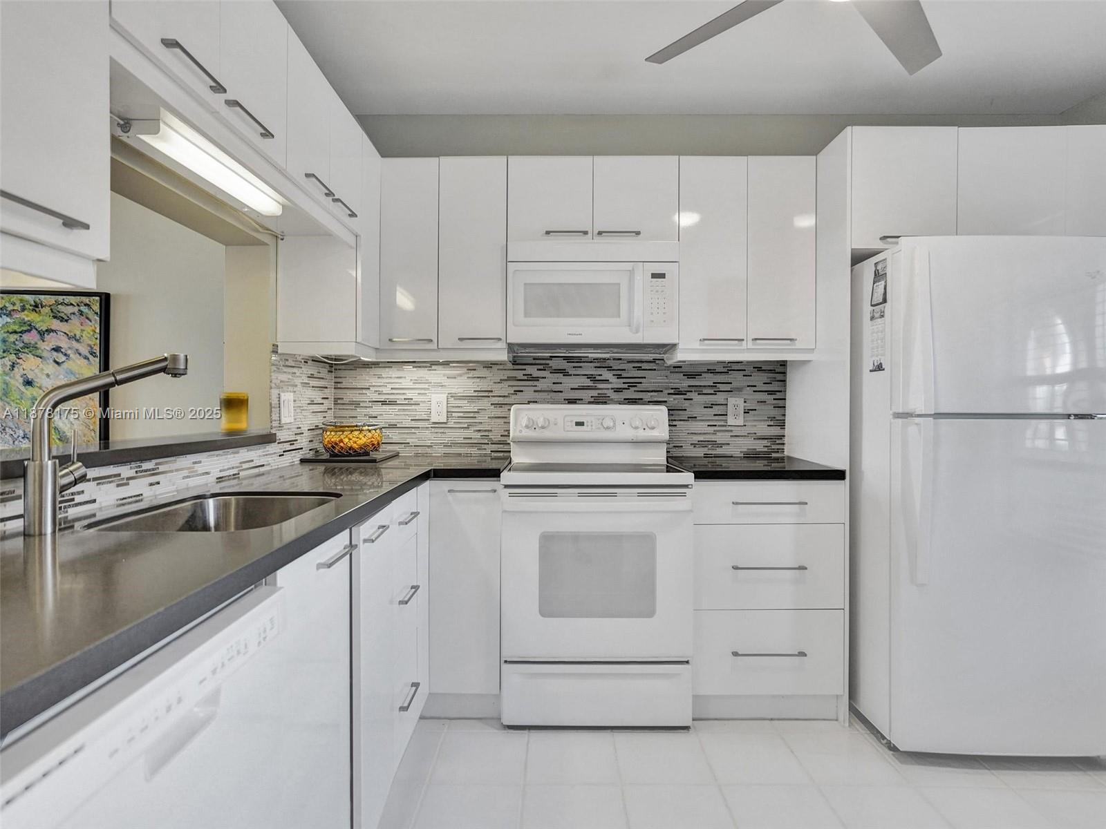 LAKES OF ENVIRON CONDO - Residential