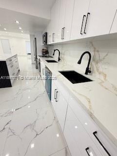 VILLAGE TOWNHOUSES NO ONE - Residential Lease