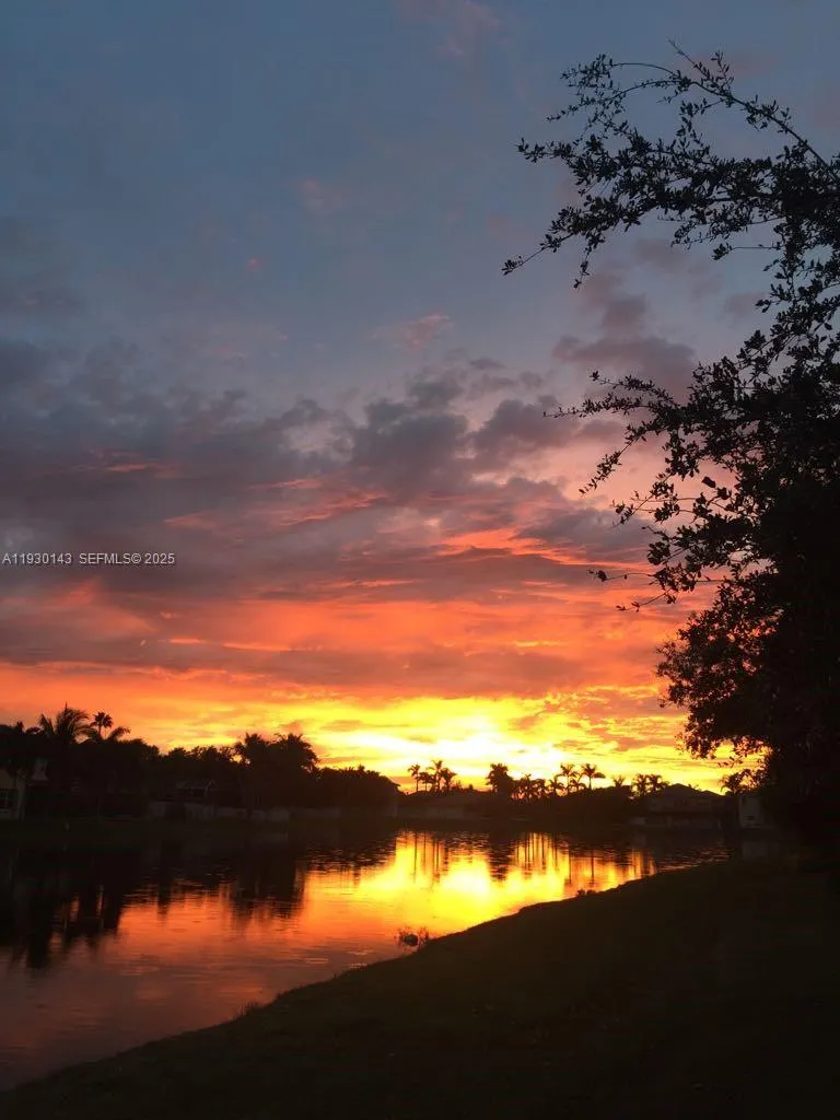 Weston, Florida 33331, United States, 4 Bedrooms Bedrooms, ,3 BathroomsBathrooms,Residential,Active,254874