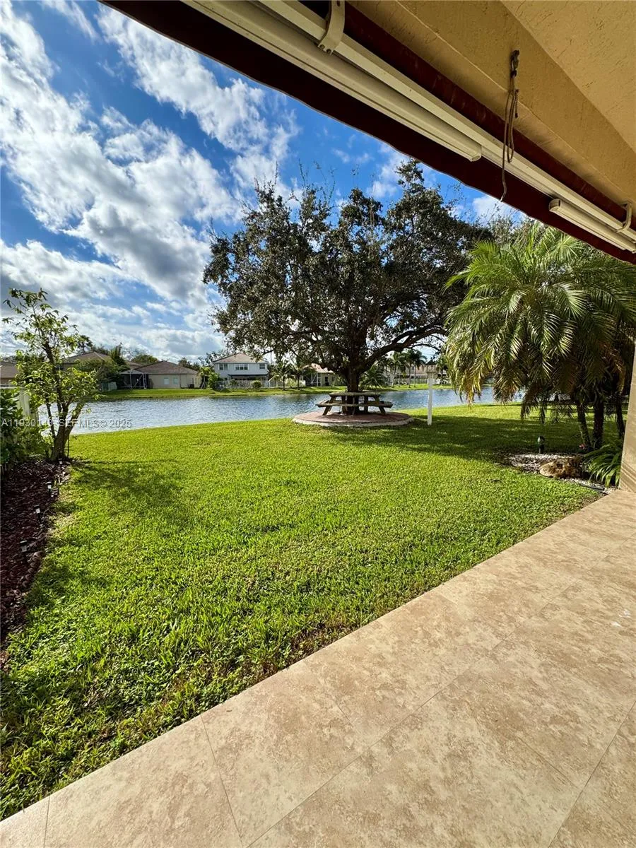 Weston, Florida 33331, United States, 4 Bedrooms Bedrooms, ,3 BathroomsBathrooms,Residential,Active,254874