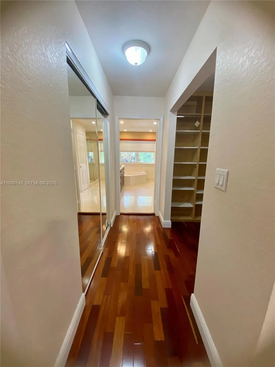 Weston, Florida 33331, United States, 4 Bedrooms Bedrooms, ,3 BathroomsBathrooms,Residential,Active,254874