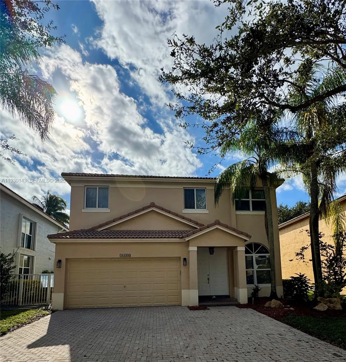 Weston, Florida 33331, United States, 4 Bedrooms Bedrooms, ,3 BathroomsBathrooms,Residential,Active,254874