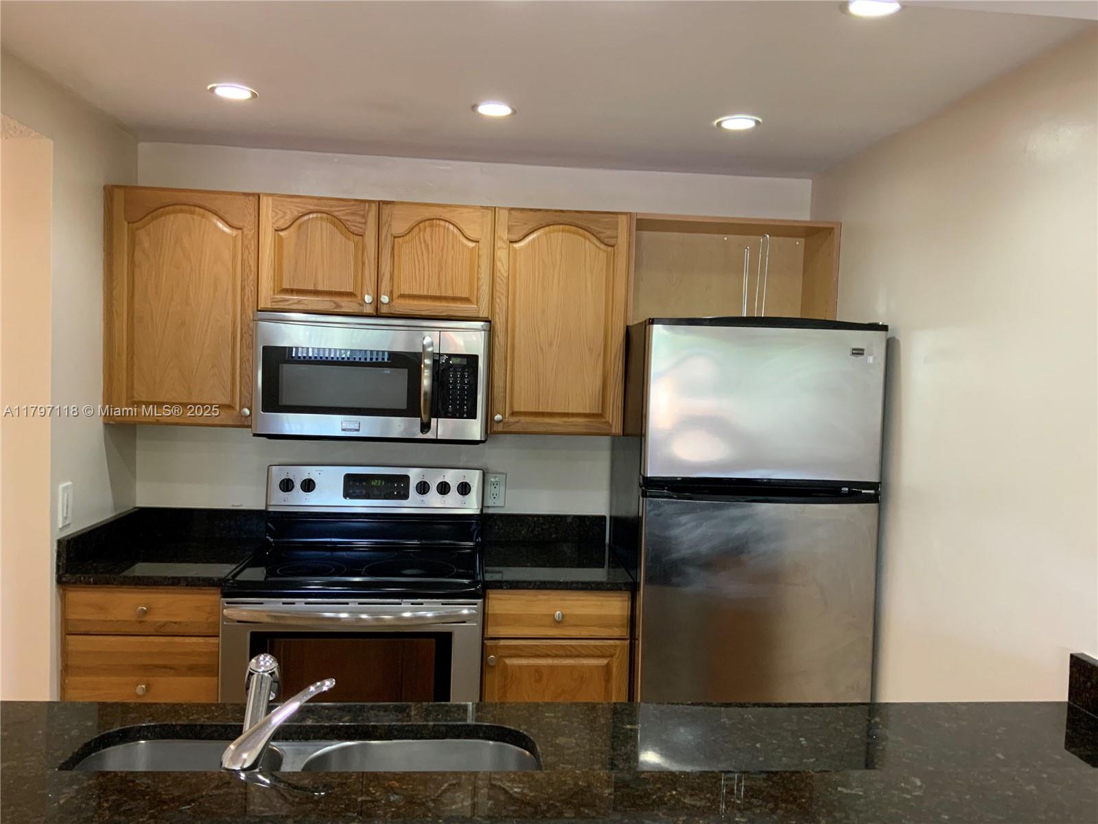 8180 Geneva Ct 224, Doral, Miami-Dade County, Florida - 1 Bedrooms  
1 Bathrooms - 