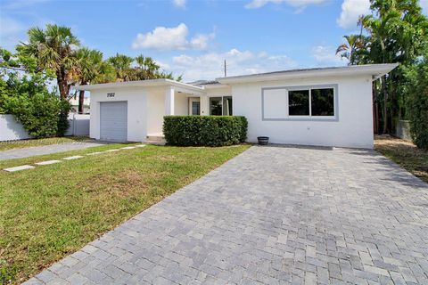 7557 Mutiny Ave North Bay Village FL 33141
