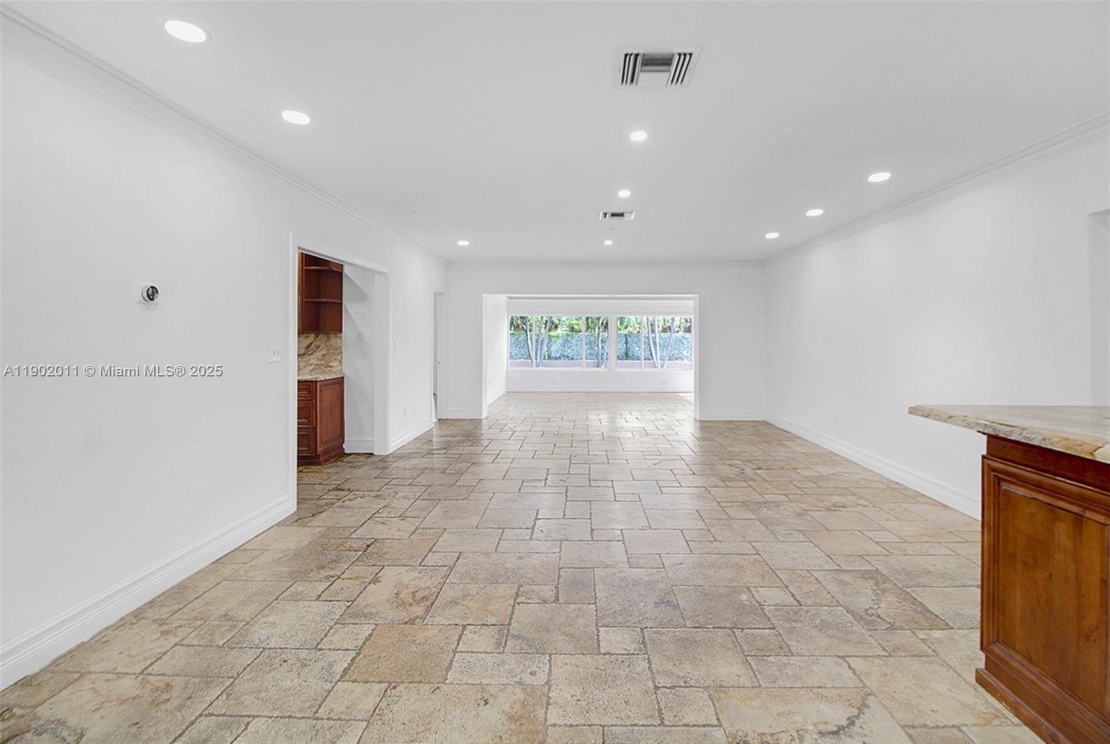 TREASURE ISLAND - Residential