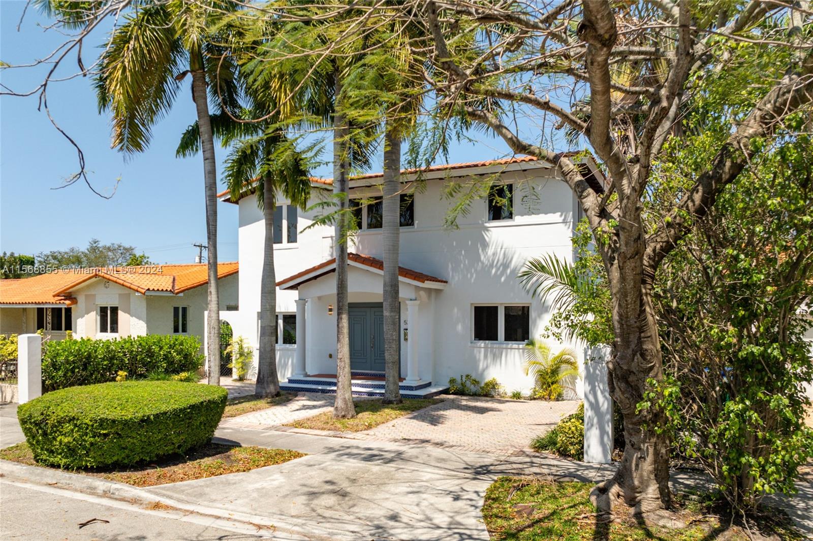 Rental Property at 527 Sw 20th Rd, Miami, Broward County, Florida - Bedrooms: 6 
Bathrooms: 4  - $10,000 MO.