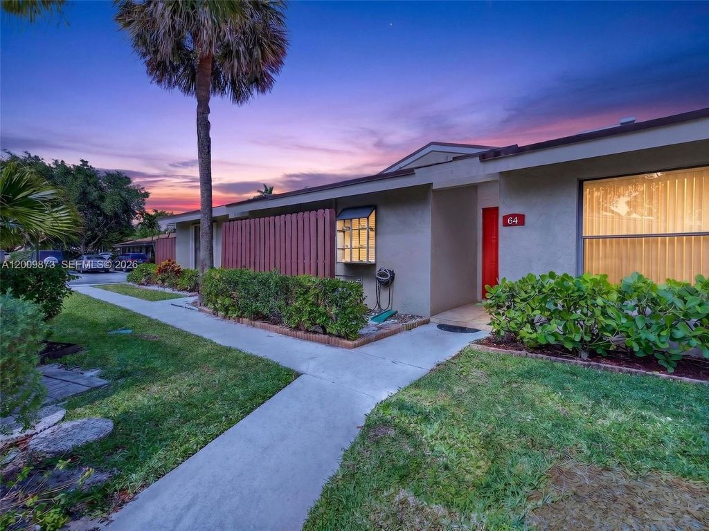 Photo of 64 Meadows Dr, Boynton Beach, FL 33436 (MLS # A12009873)