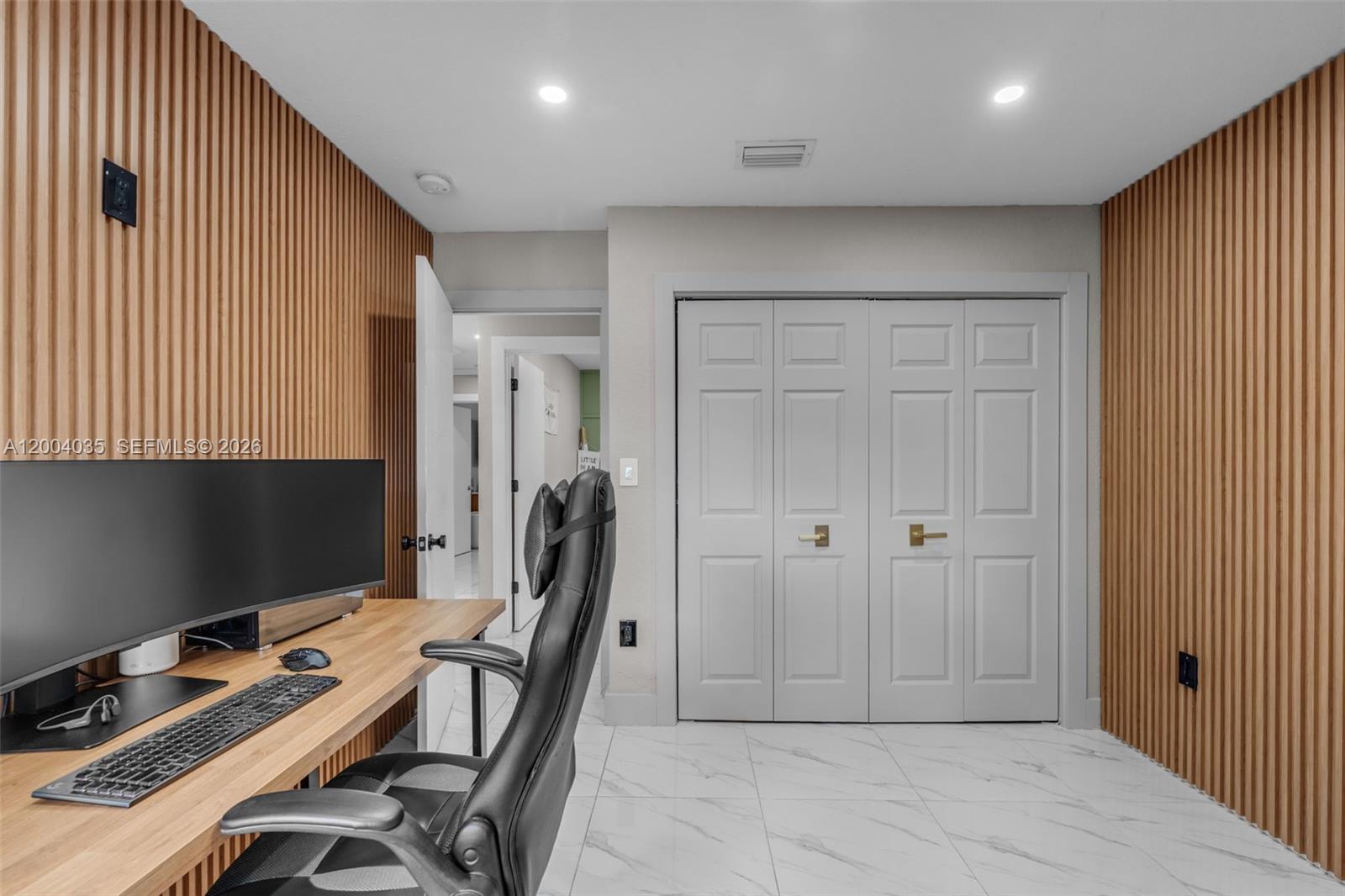 HAMMOCKS SHORES - Residential