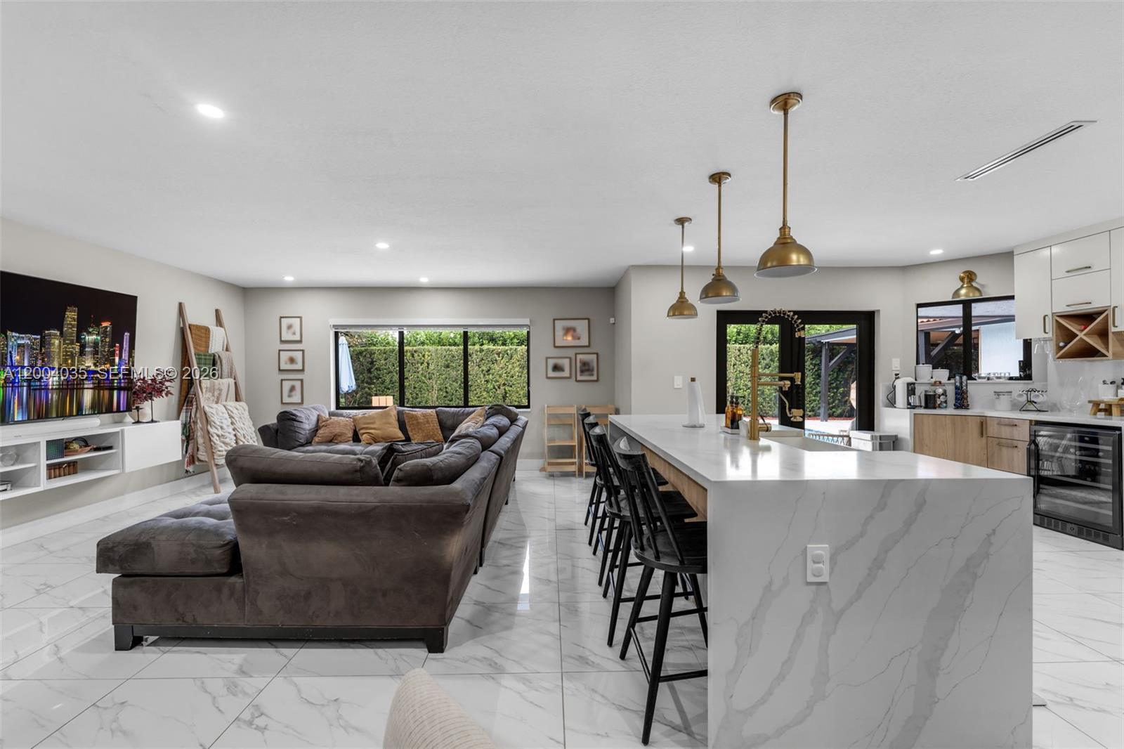 HAMMOCKS SHORES - Residential