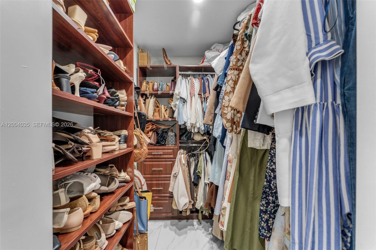 HAMMOCKS SHORES - Residential