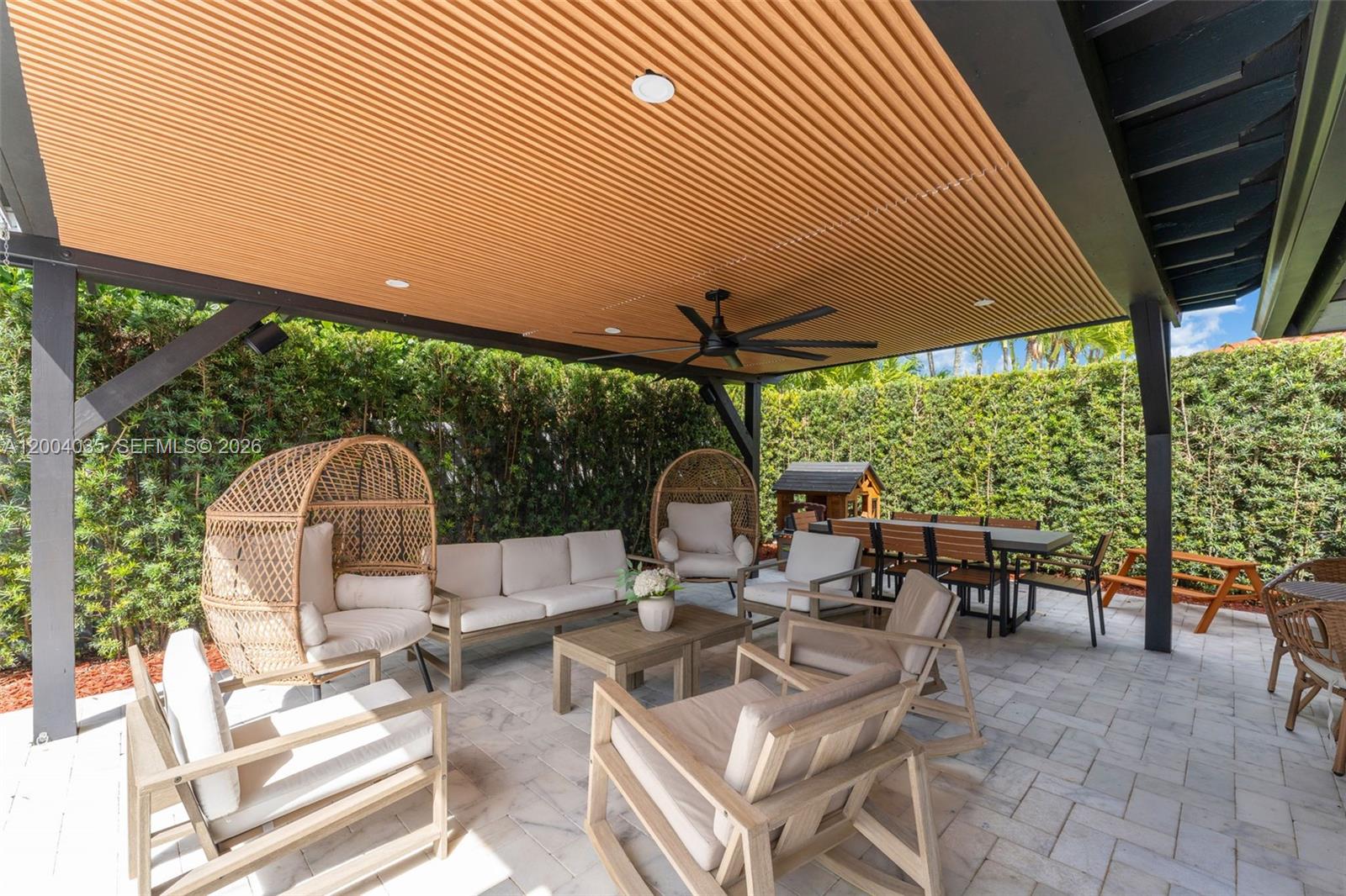 HAMMOCKS SHORES - Residential