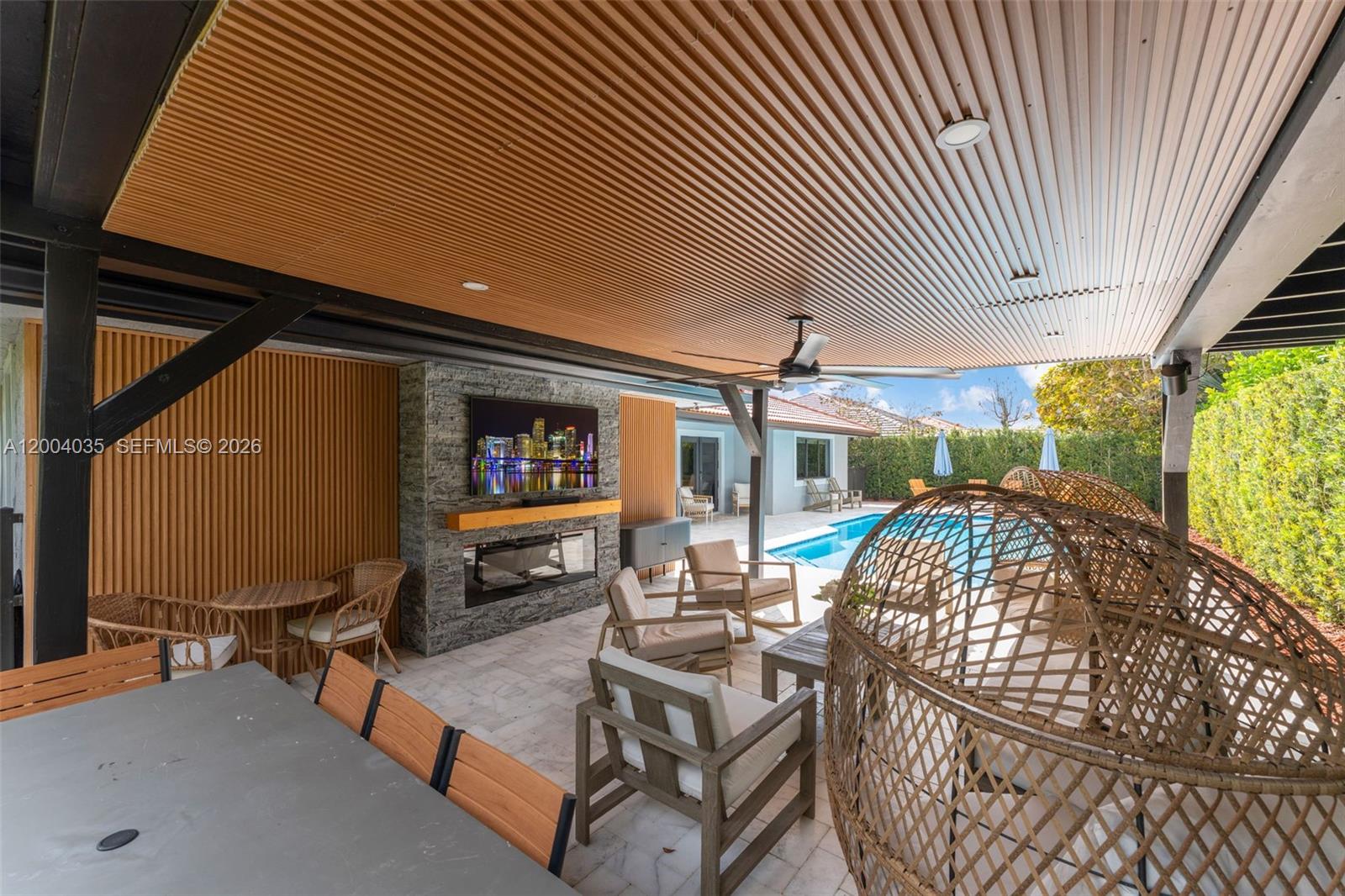 HAMMOCKS SHORES - Residential