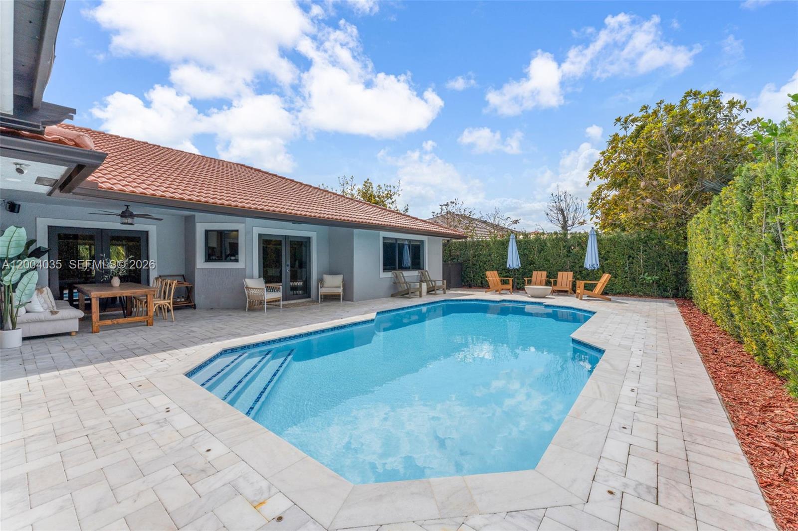 HAMMOCKS SHORES - Residential