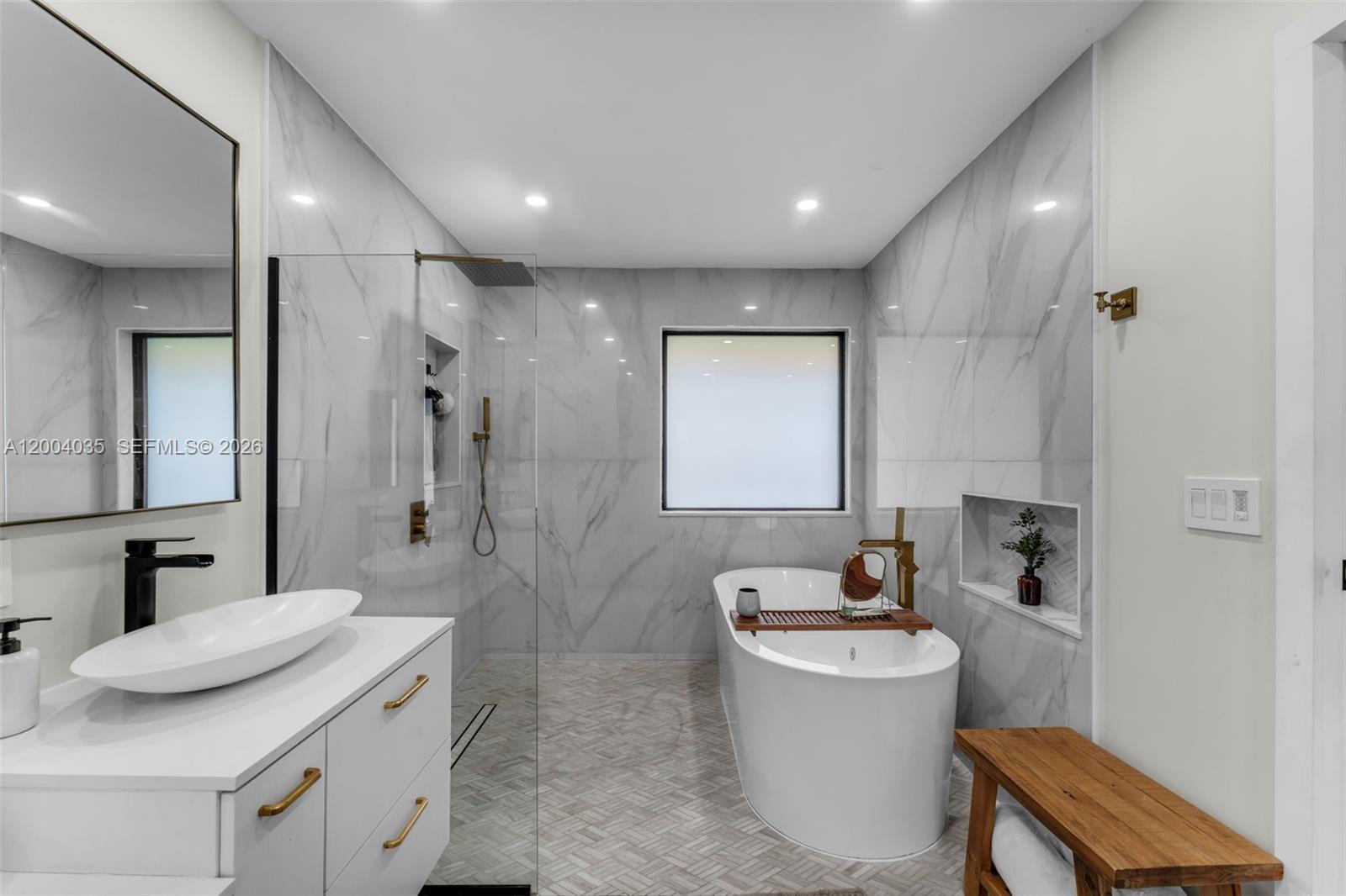 HAMMOCKS SHORES - Residential