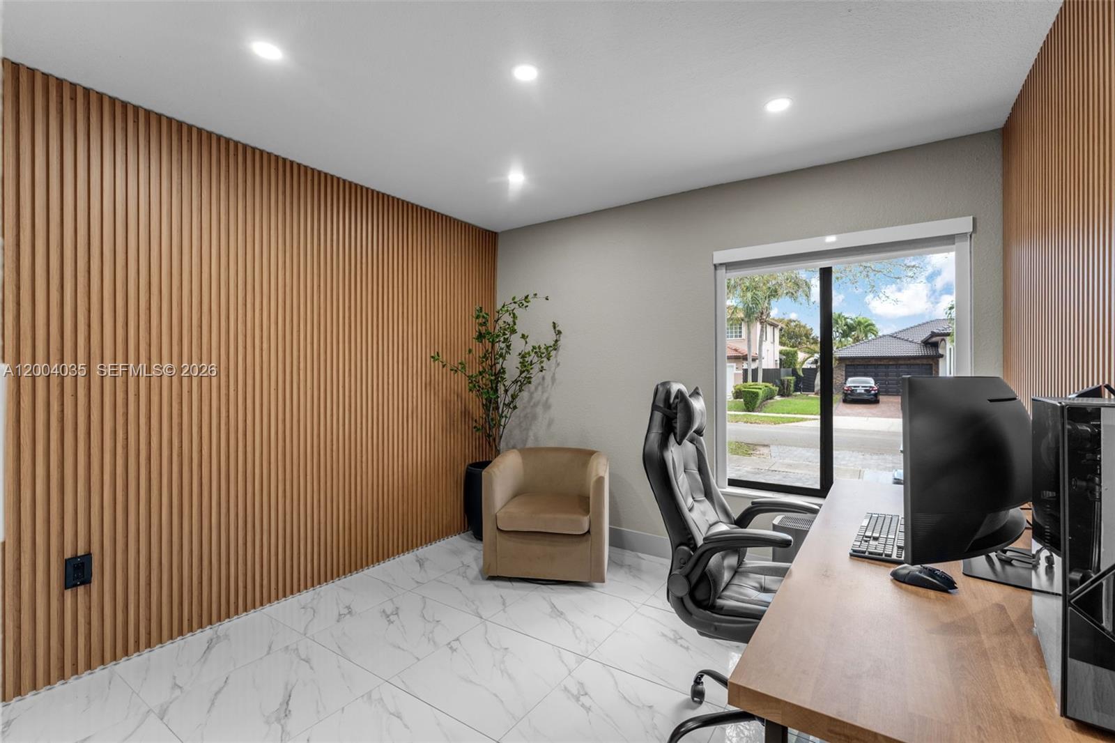 HAMMOCKS SHORES - Residential