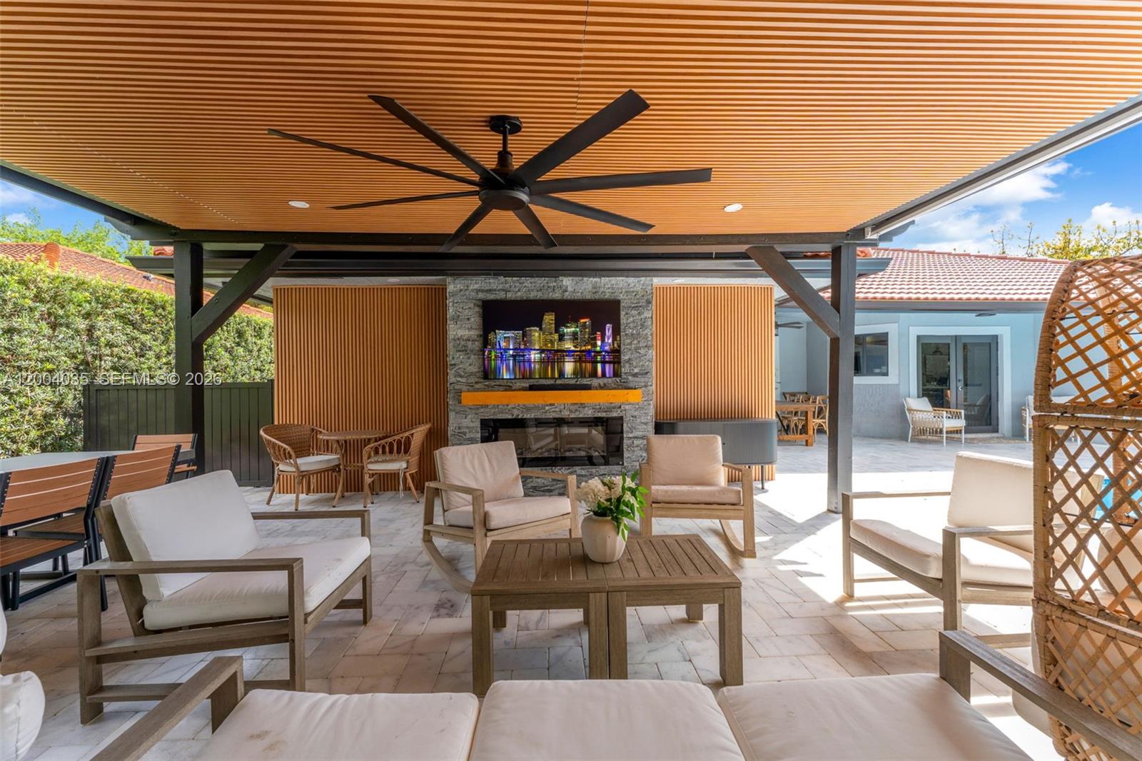 HAMMOCKS SHORES - Residential