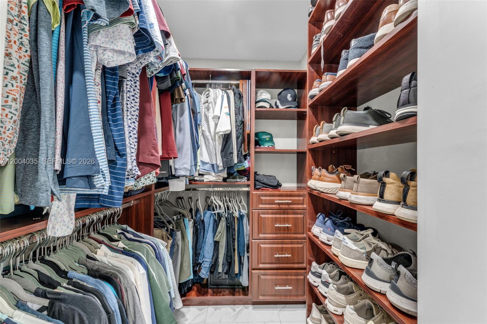 HAMMOCKS SHORES - Residential