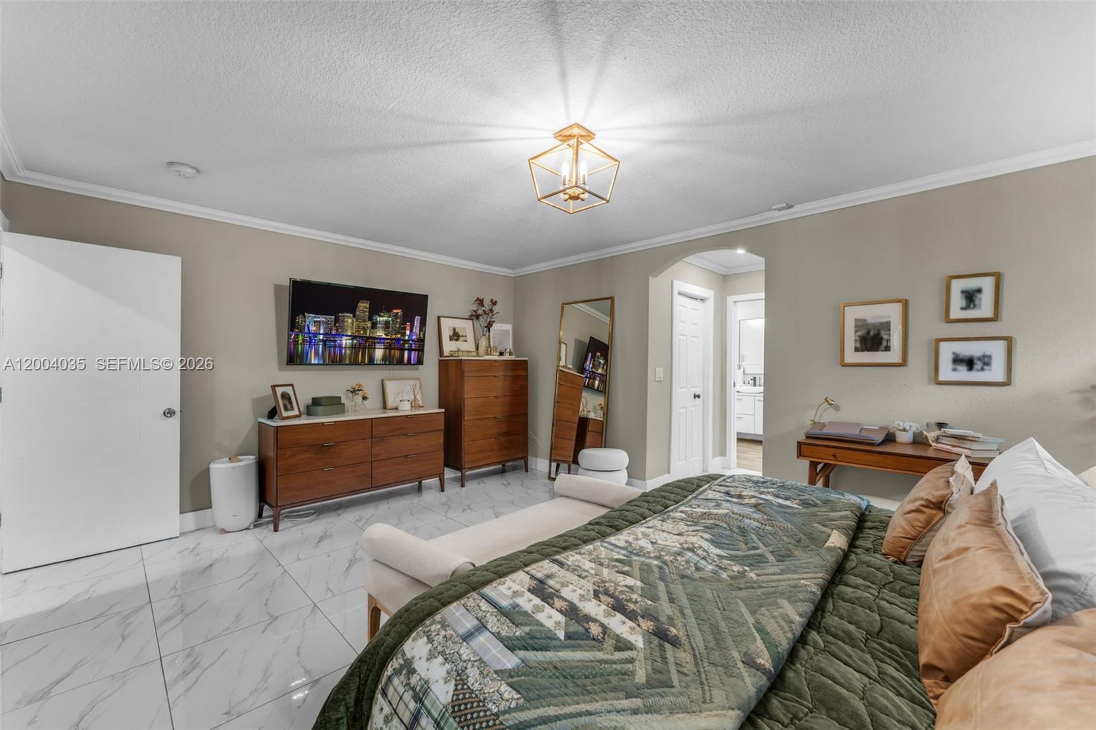 HAMMOCKS SHORES - Residential