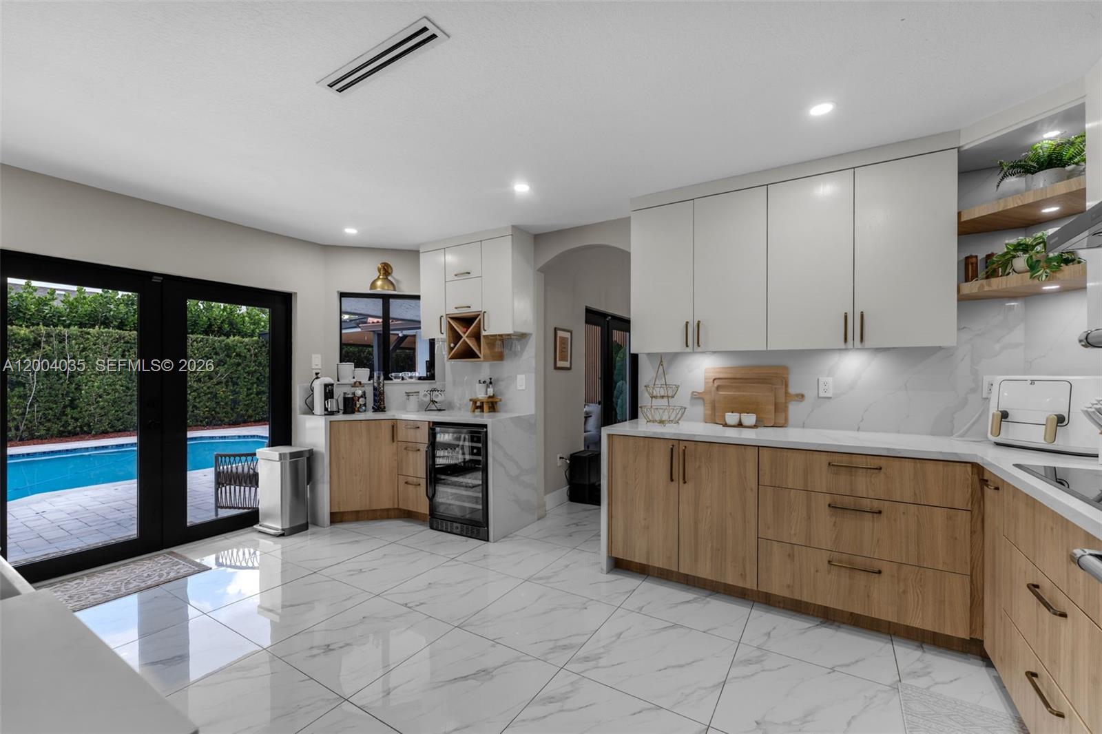 HAMMOCKS SHORES - Residential