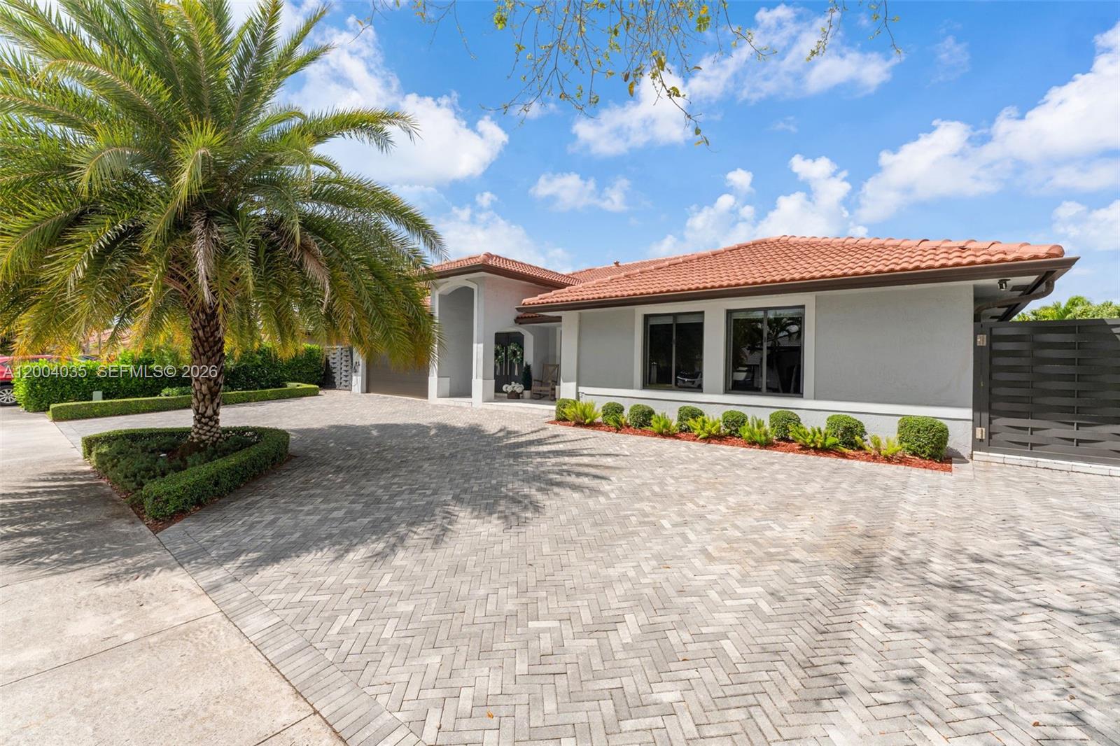 HAMMOCKS SHORES - Residential