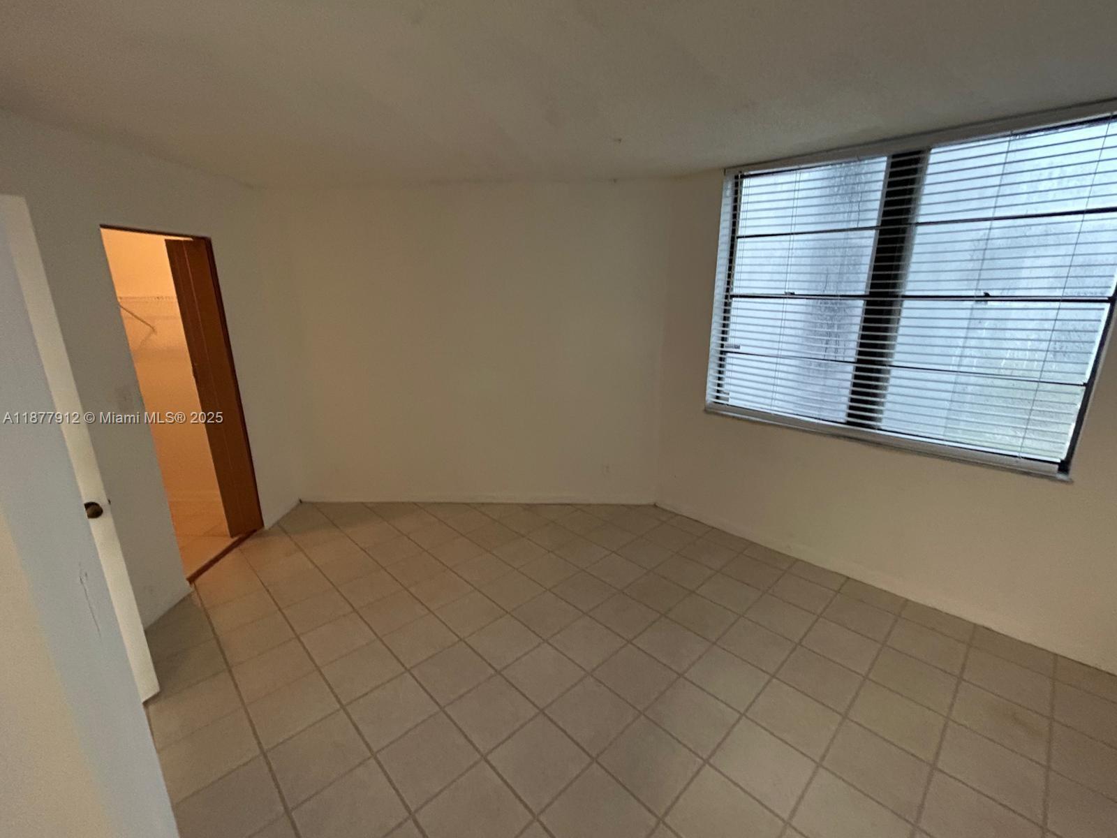 LAKE POINTE CONDOMINIUM N - Residential Lease