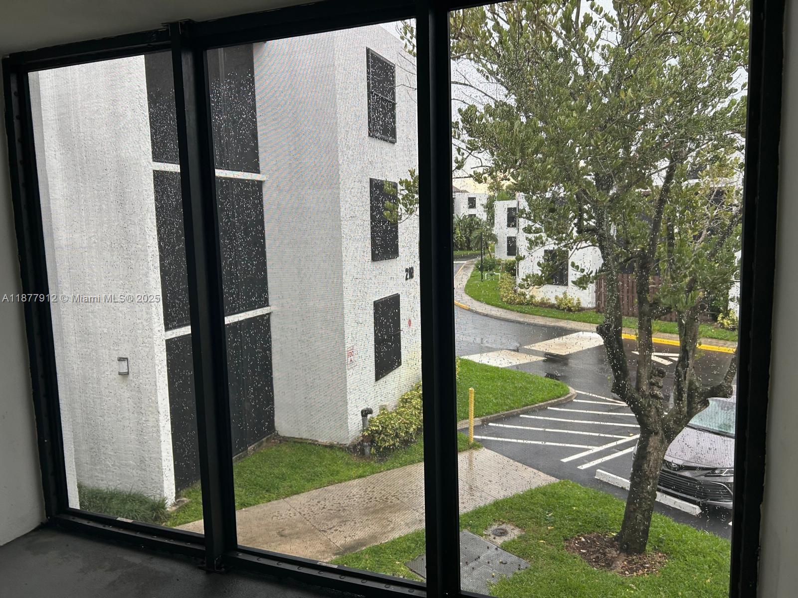 LAKE POINTE CONDOMINIUM N - Residential Lease