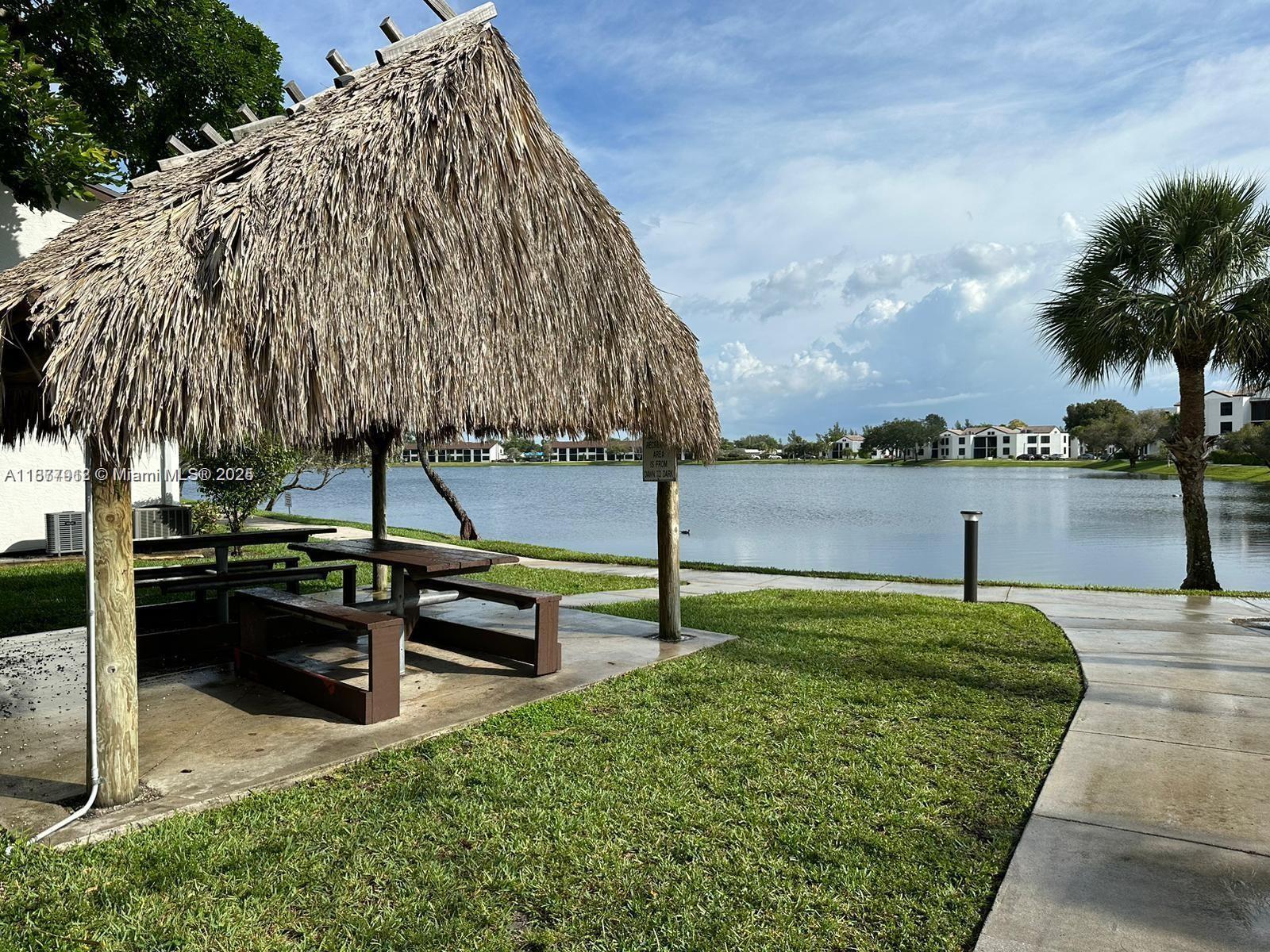 LAKE POINTE CONDOMINIUM N - Residential Lease