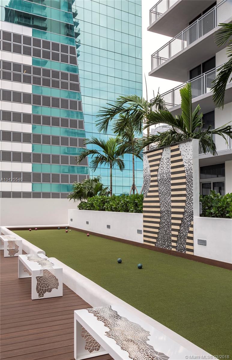 Monarc at Met 3 - Residential Lease