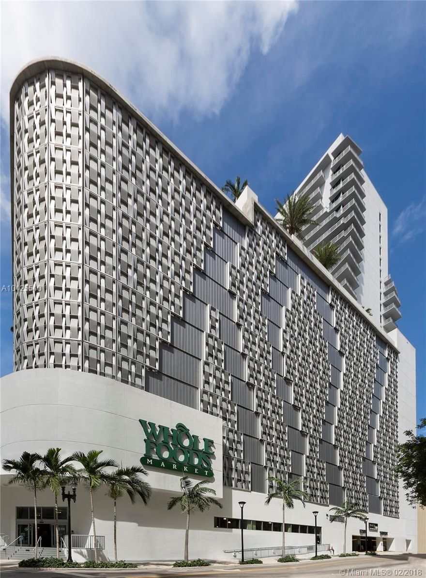 In the center of it all is Monarc at Met3 Downtown Miami luxury apartments! Walking distance to Miami River Walk, Bayfront Park & American Airlines Arena. Monarc offers unparalleled amenities: modern fitness center, theatre room, saltwater pool, outdoor fire pit & entertainment kitchen, sauna & treatment rooms, wine lockers & Whole Foods on the ground floor. The units have floor to ceiling windows, quartz countertops, SS appliances, ceramic floors & spacious balconies with incredible views. *Pricing based on a 14 month lease. Other lease terms (7-14 months) available, but at different rates. Pricing and availability subject to change. Pricing does not include extra fees. Security deposit is $1,500. $100 for 1st parking space, $175 for 2nd parking space, $35 amenity fee, and $25 trash fee.