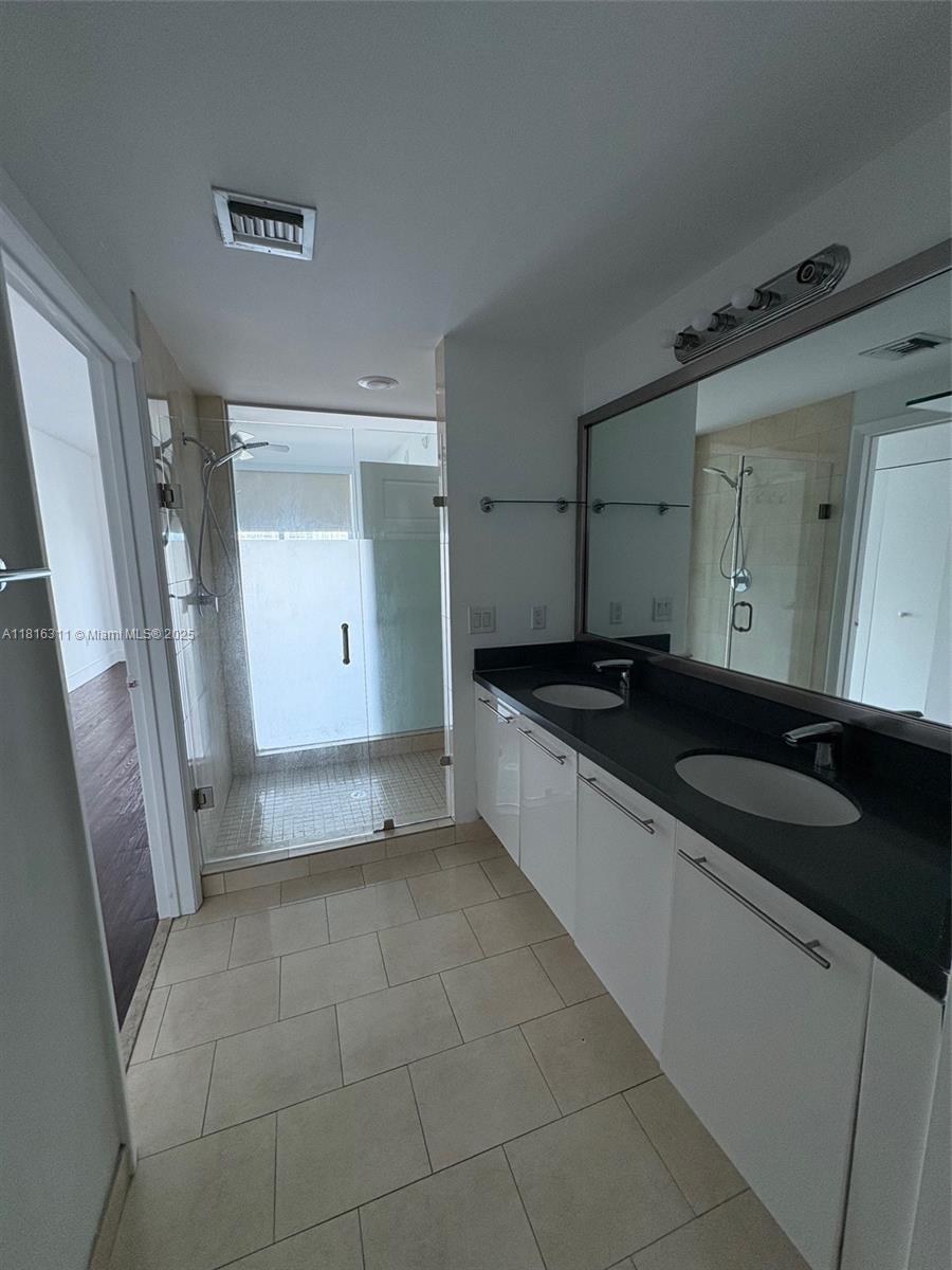 IVY CONDO - Residential Lease